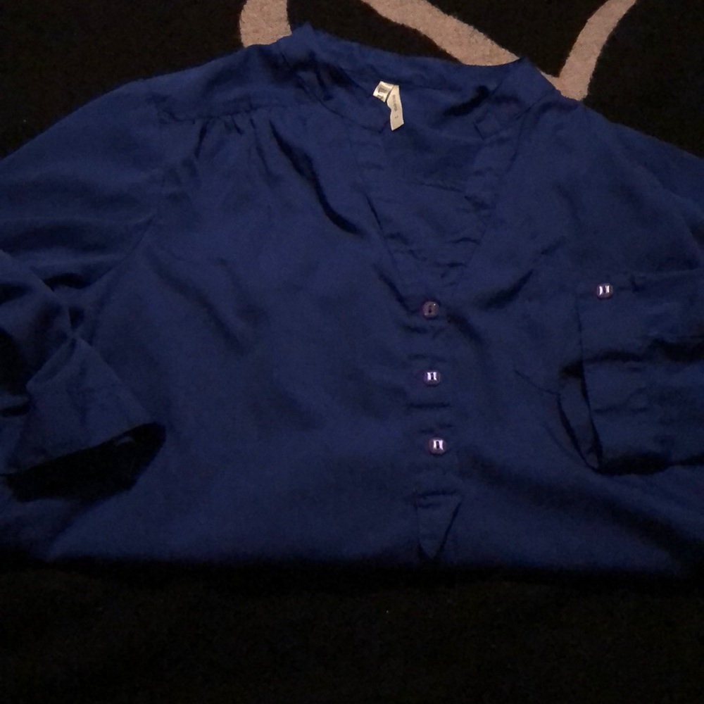 Button v neck blouse - Picture 2 of 3